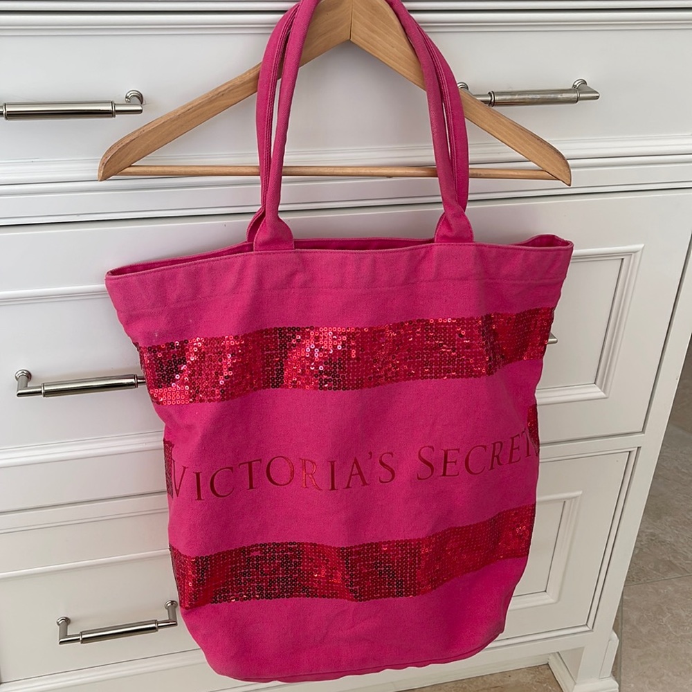 VICTORIA’S SECRET large pink beach bag; sequence pattern. Missing one sequence